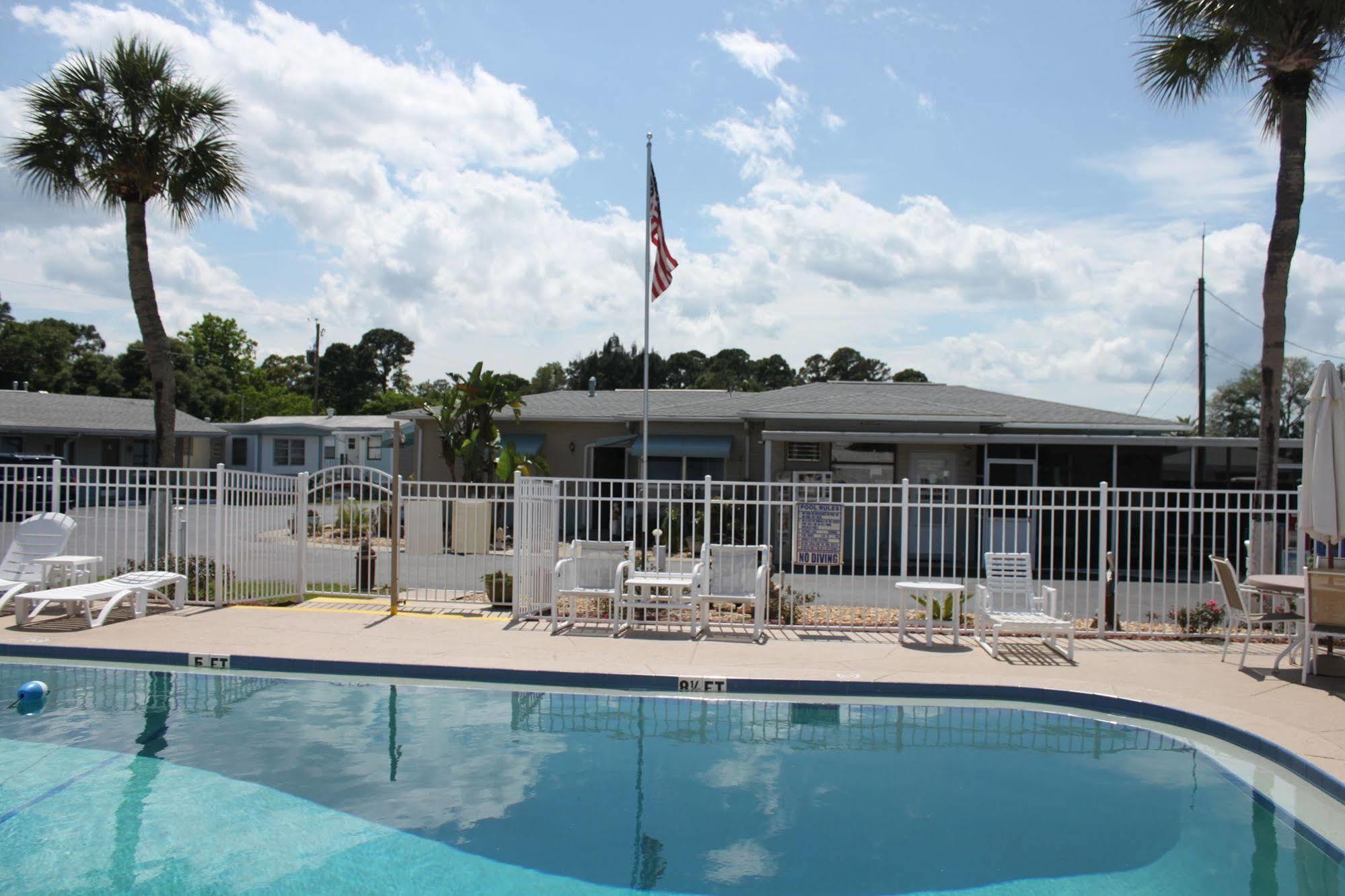 Carters Motel And Mobile Home Village Edgewater  Extérieur photo